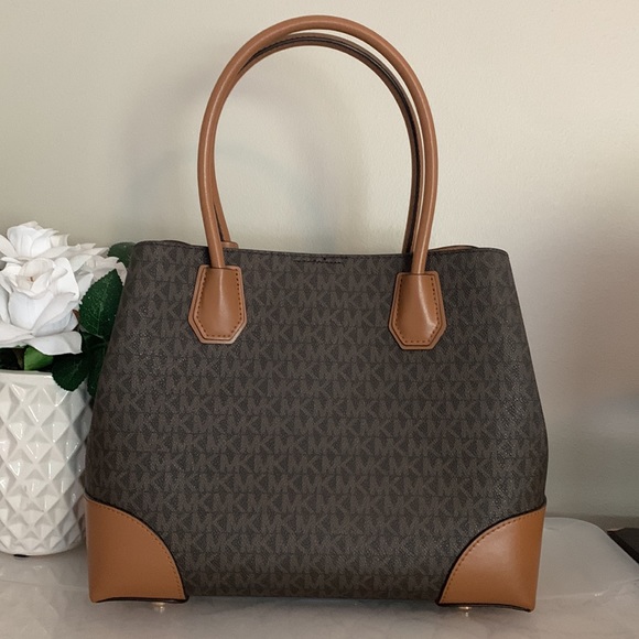 Michael Kors Mercer Gallery Medium Center Zip Tote - Picture 9 of 12